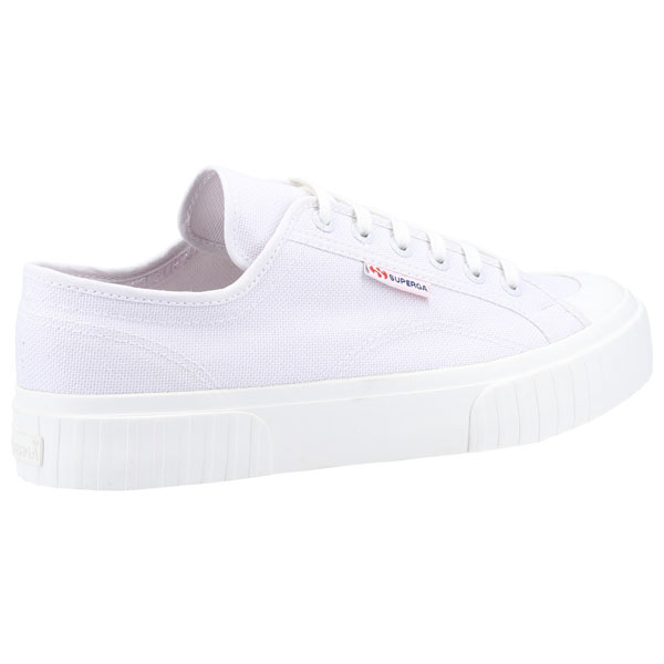 2630 Urban Classic – Sneaker With Side Stripe Design
