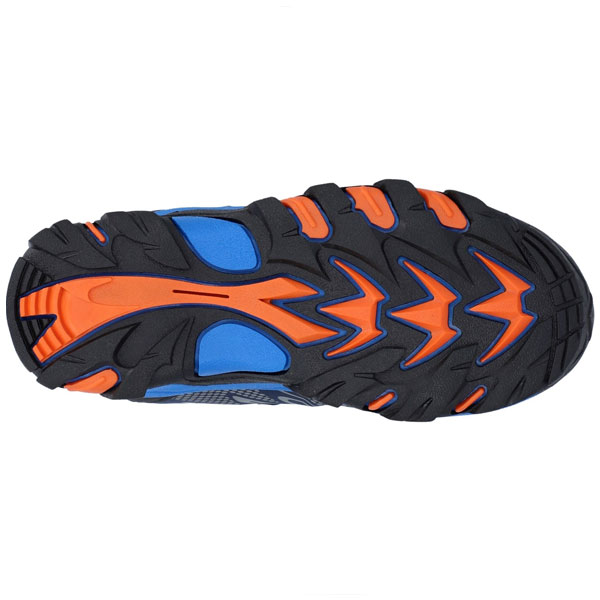 Blackout Mid Walking Shoe – Tough & Stylish