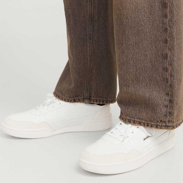 Bounce Round Toe Lace-Up Sneakers
