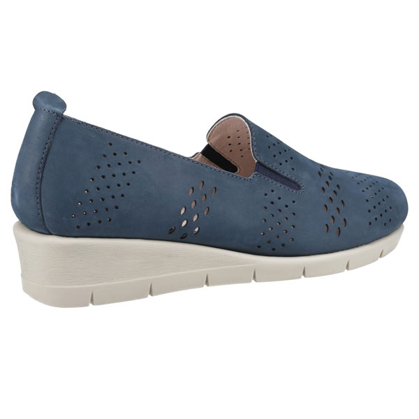 Dinah Travel Light Casual Shoe