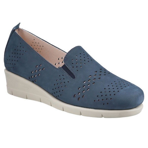 Dinah Travel Light Casual Shoe