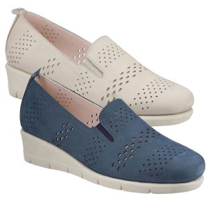 Dinah Travel Light Casual Shoe