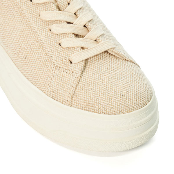 Exaggerate Everyday Comfort Sneaker