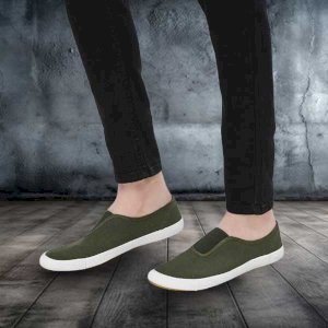 Gusset Plimsolls