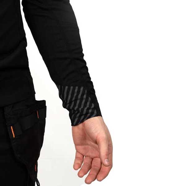 Lifa Crewneck with Flatlock Comfort Seams