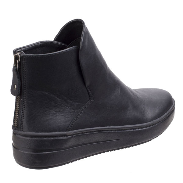 Sneak on Over Arno Everyday Leather Ankle Boot