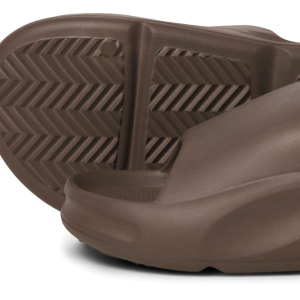 Status Moulded Slider With Foam Sole