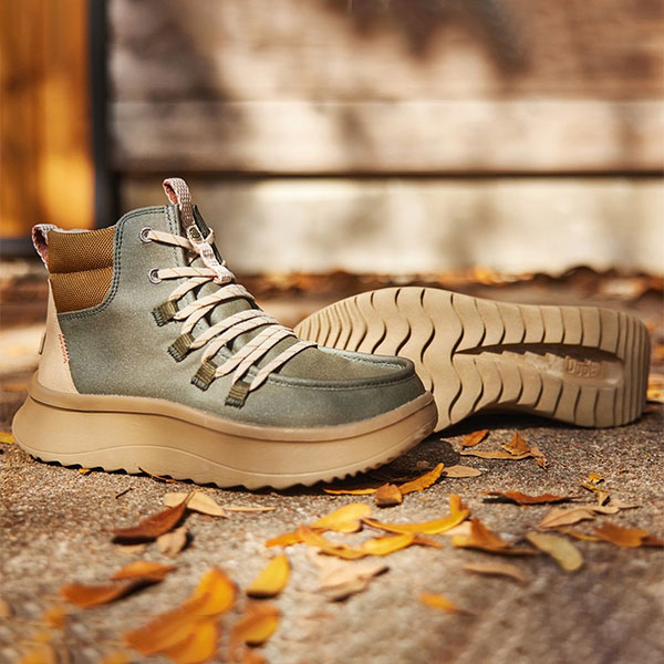 Wendy Peak Apres Lace-Up Twill Ankle Boots